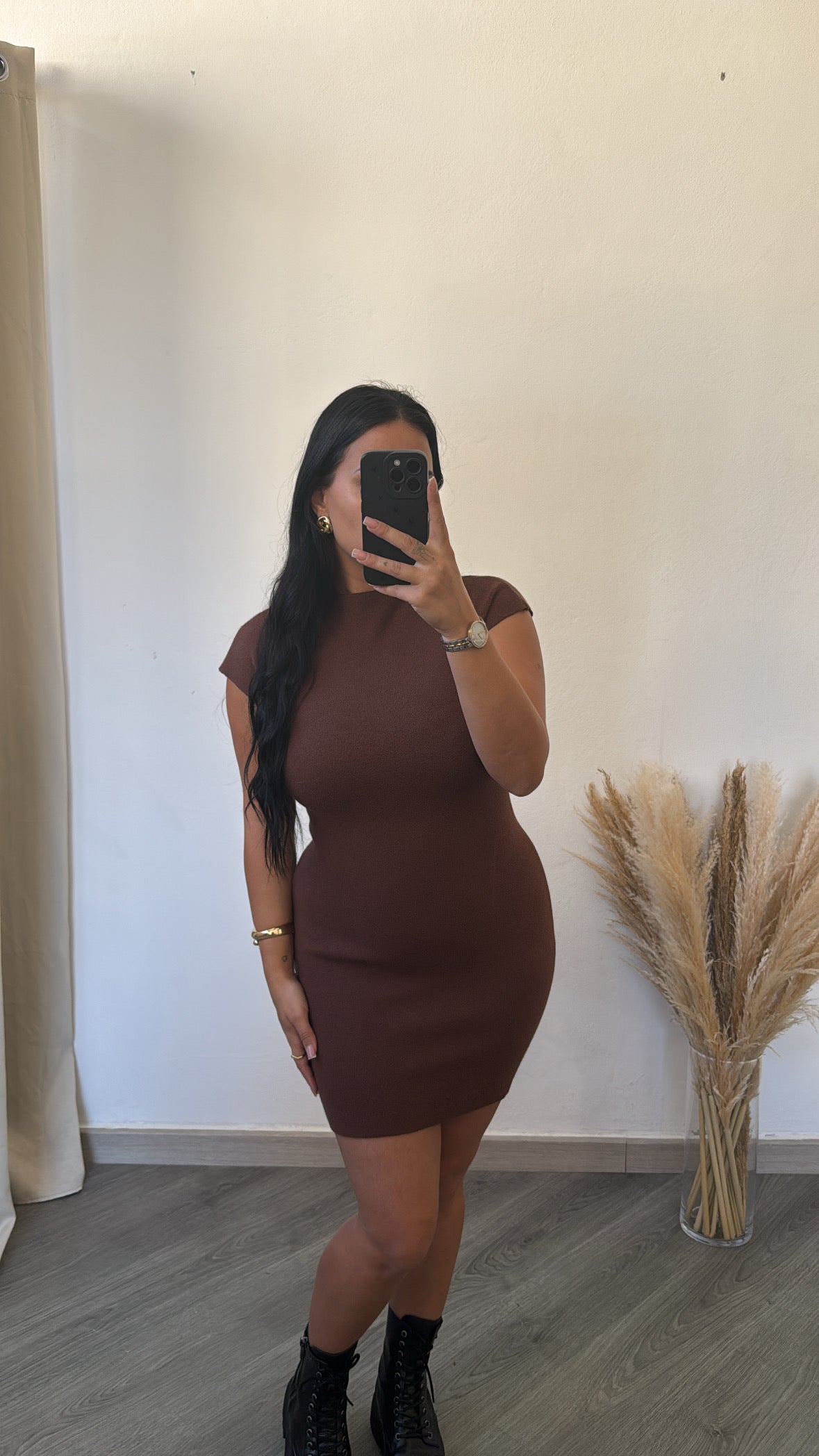 Vestido curto justo - CASTANHO