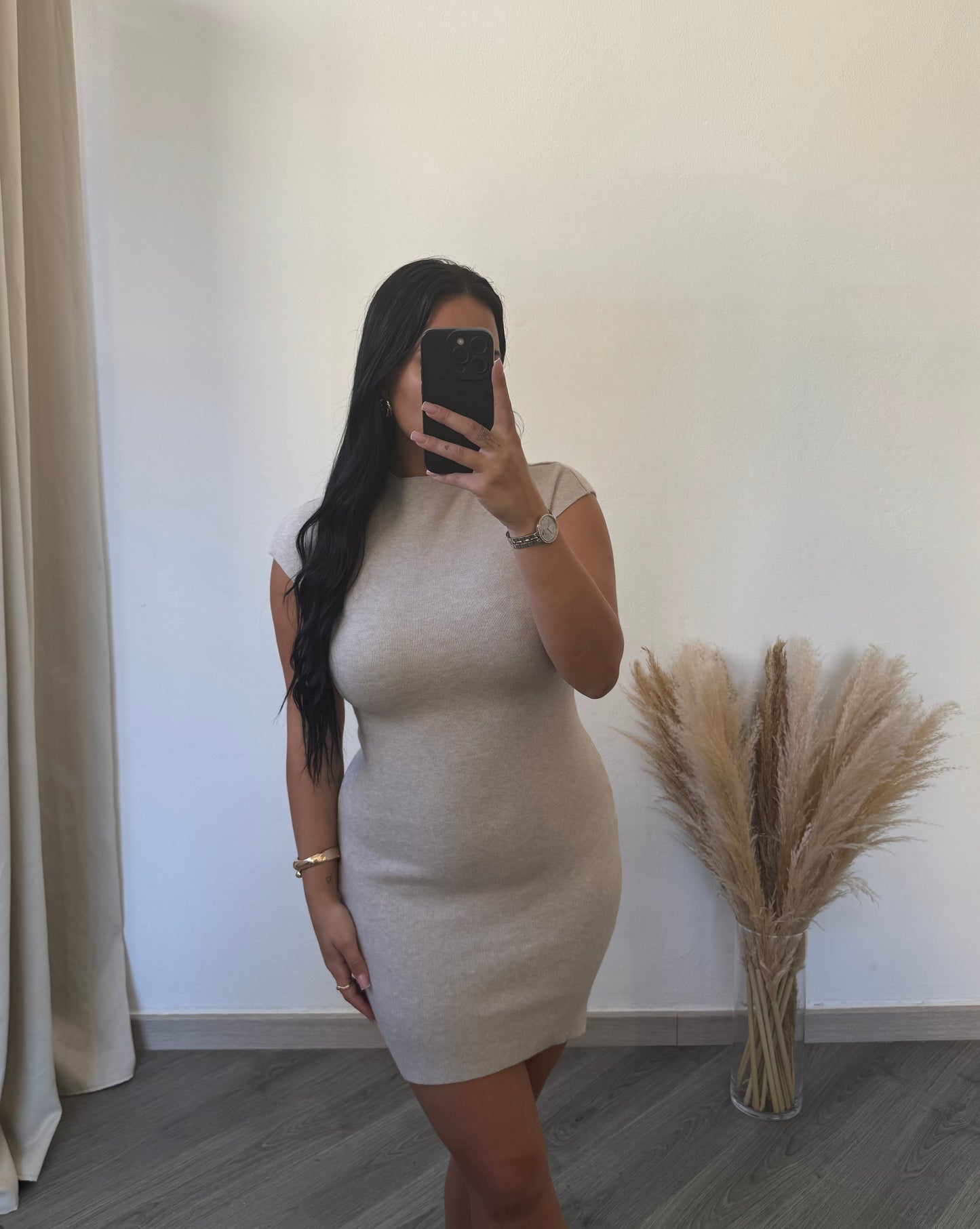 Vestido curto justo - BEGE