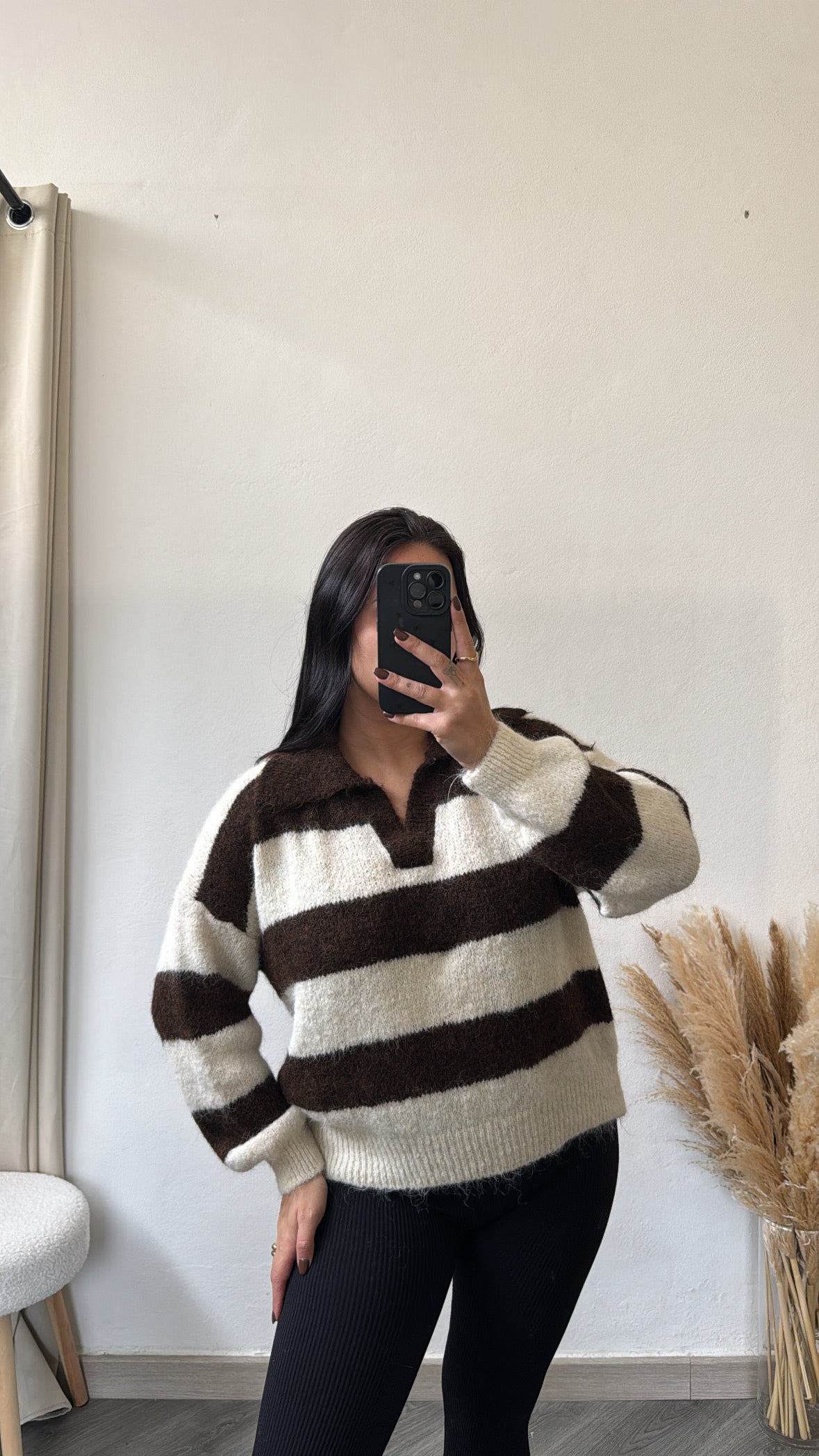 Camisola de malha às riscas branco e castanho