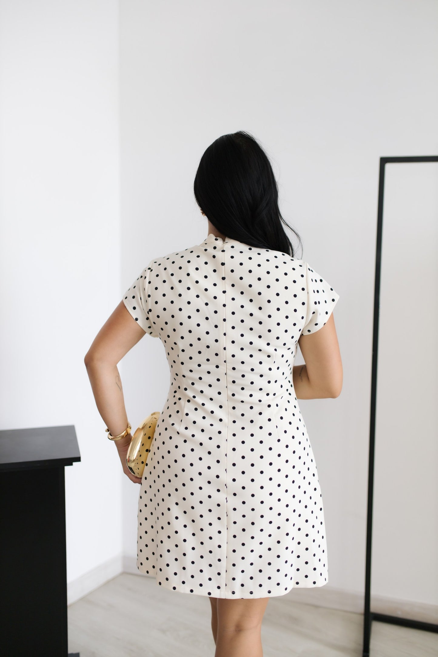 Vestido curto bolinhas
