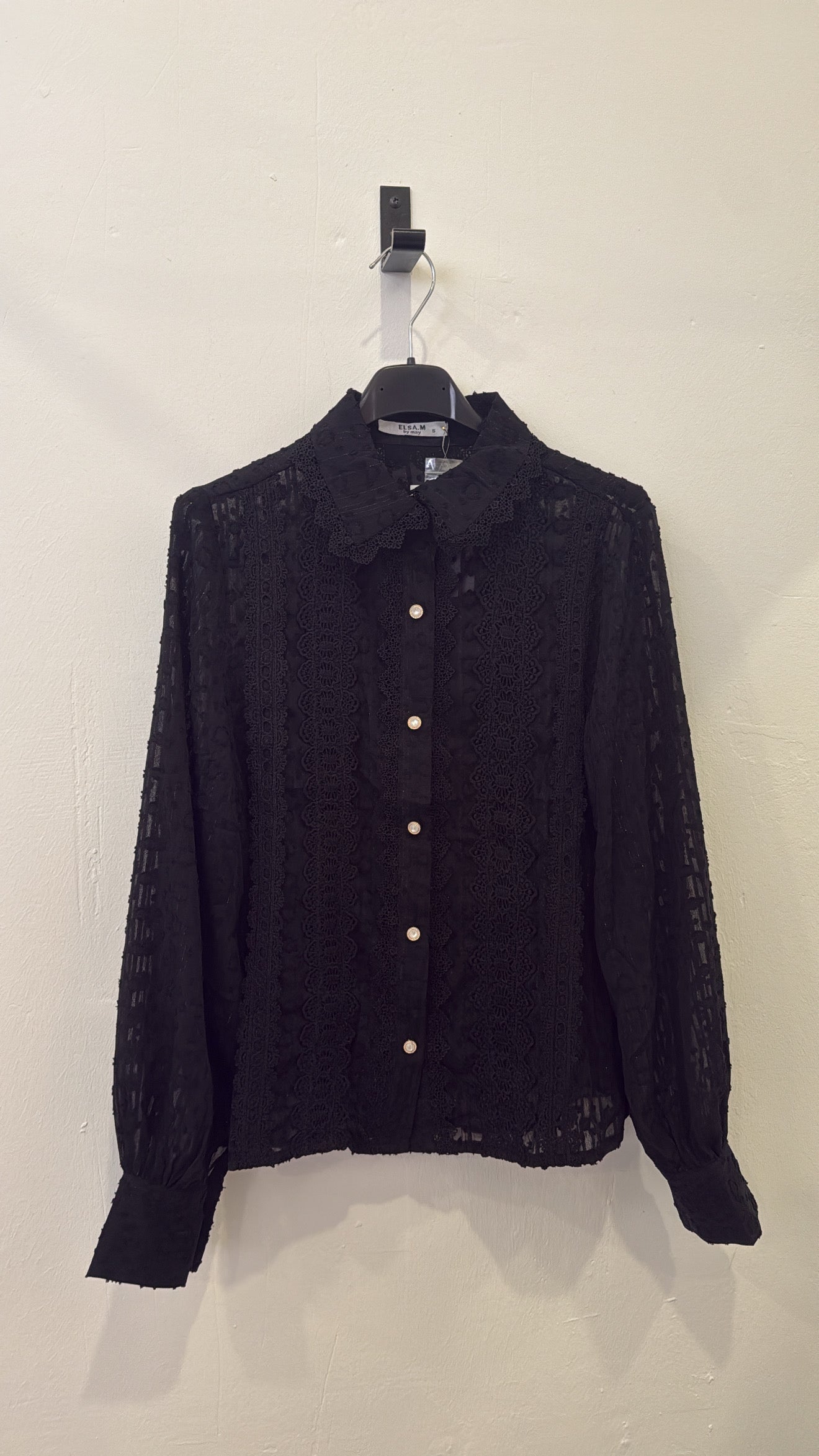 Camisa em renda - preto