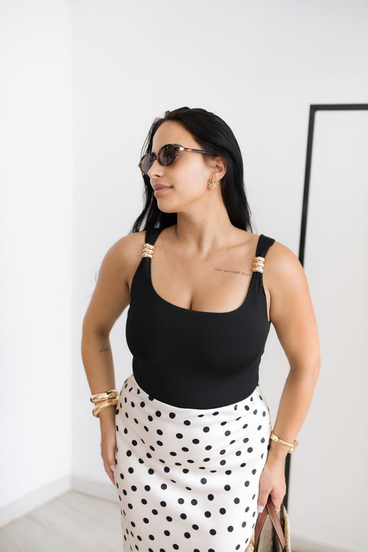 Top Elegante com Detalhes Dourados - preto