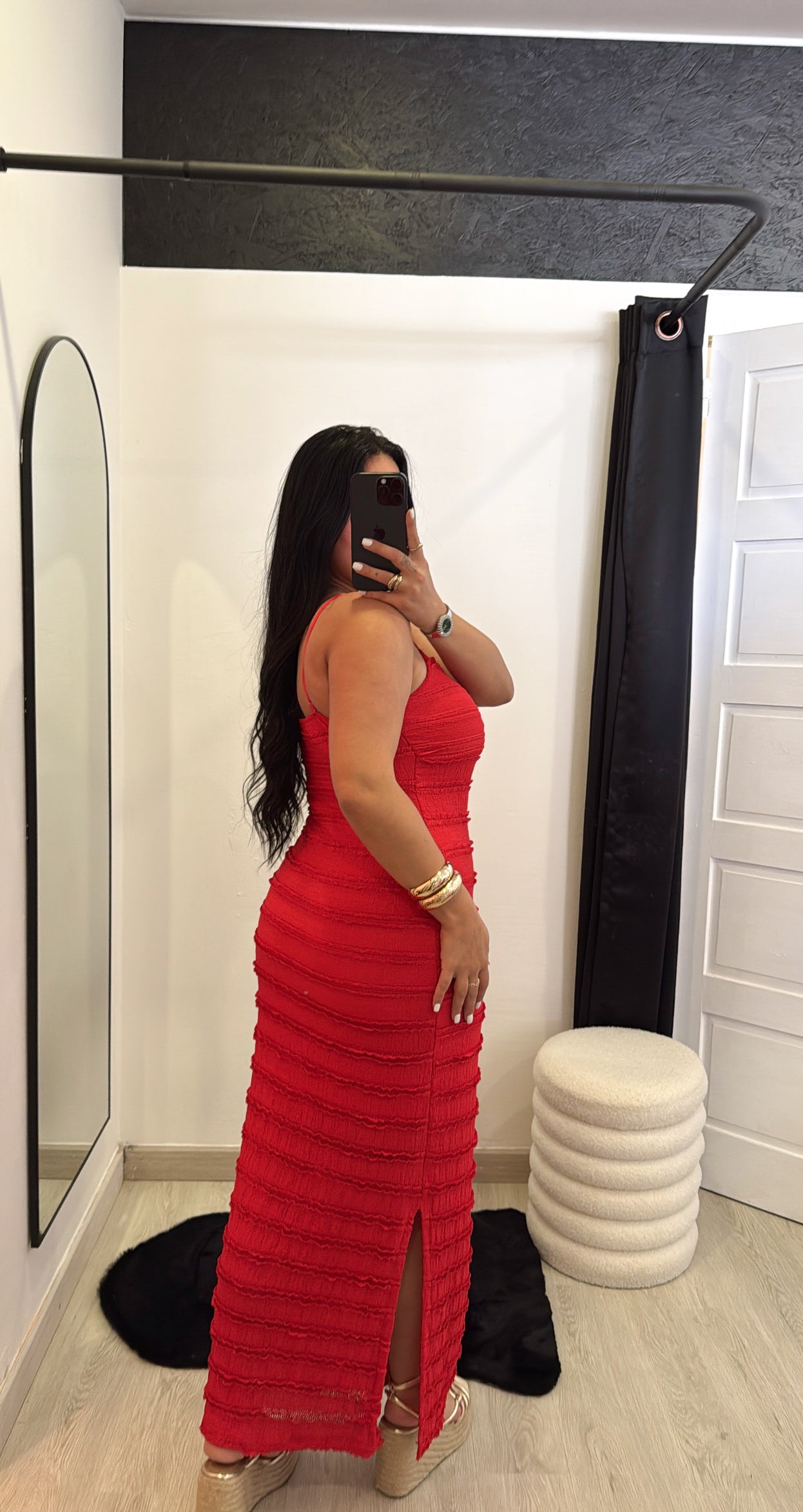 Vestido drapeado com detalhe dourado - vermelho