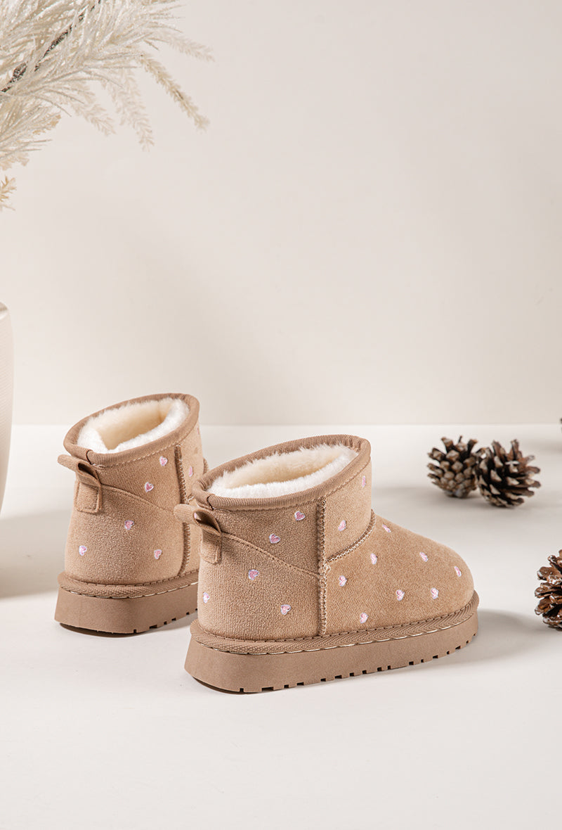 Botas forradas corações