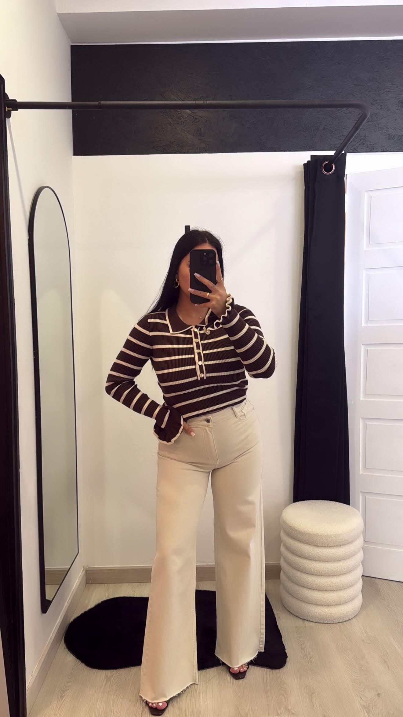 Camisola de malha as riscas com botões