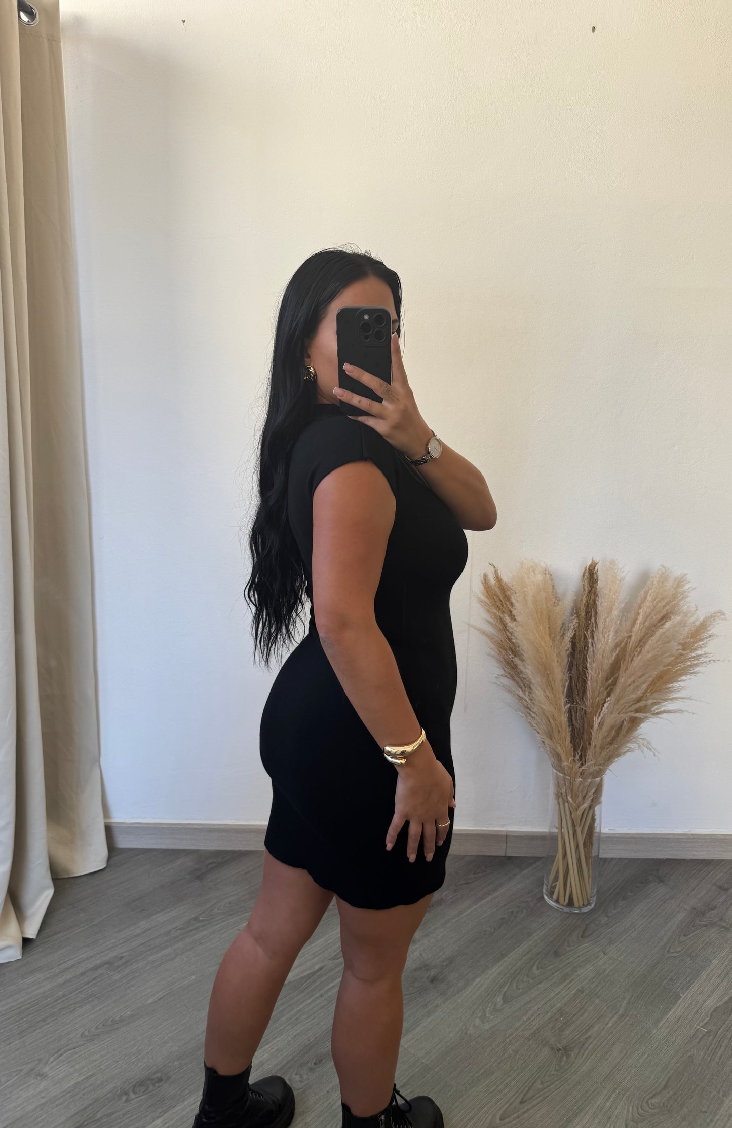 Vestido curto justo - PRETO