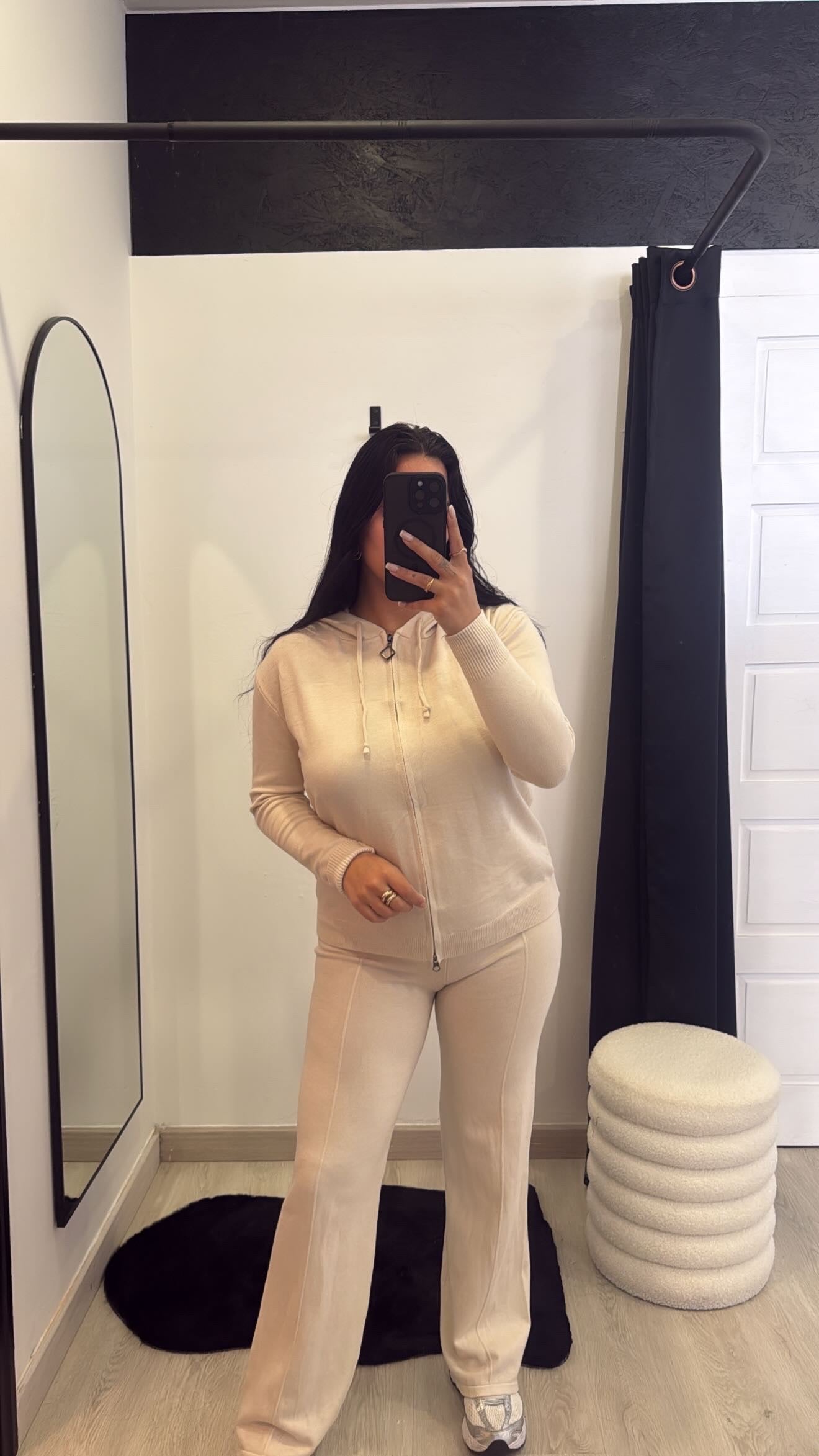 Conjunto em malha com capuz - bege