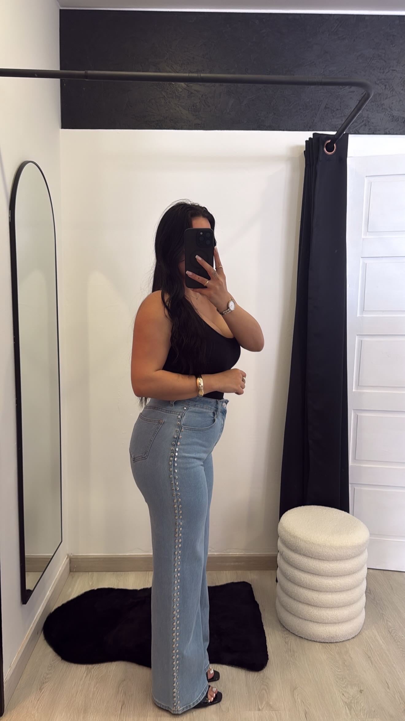 Calças de ganga wide leg com tachas