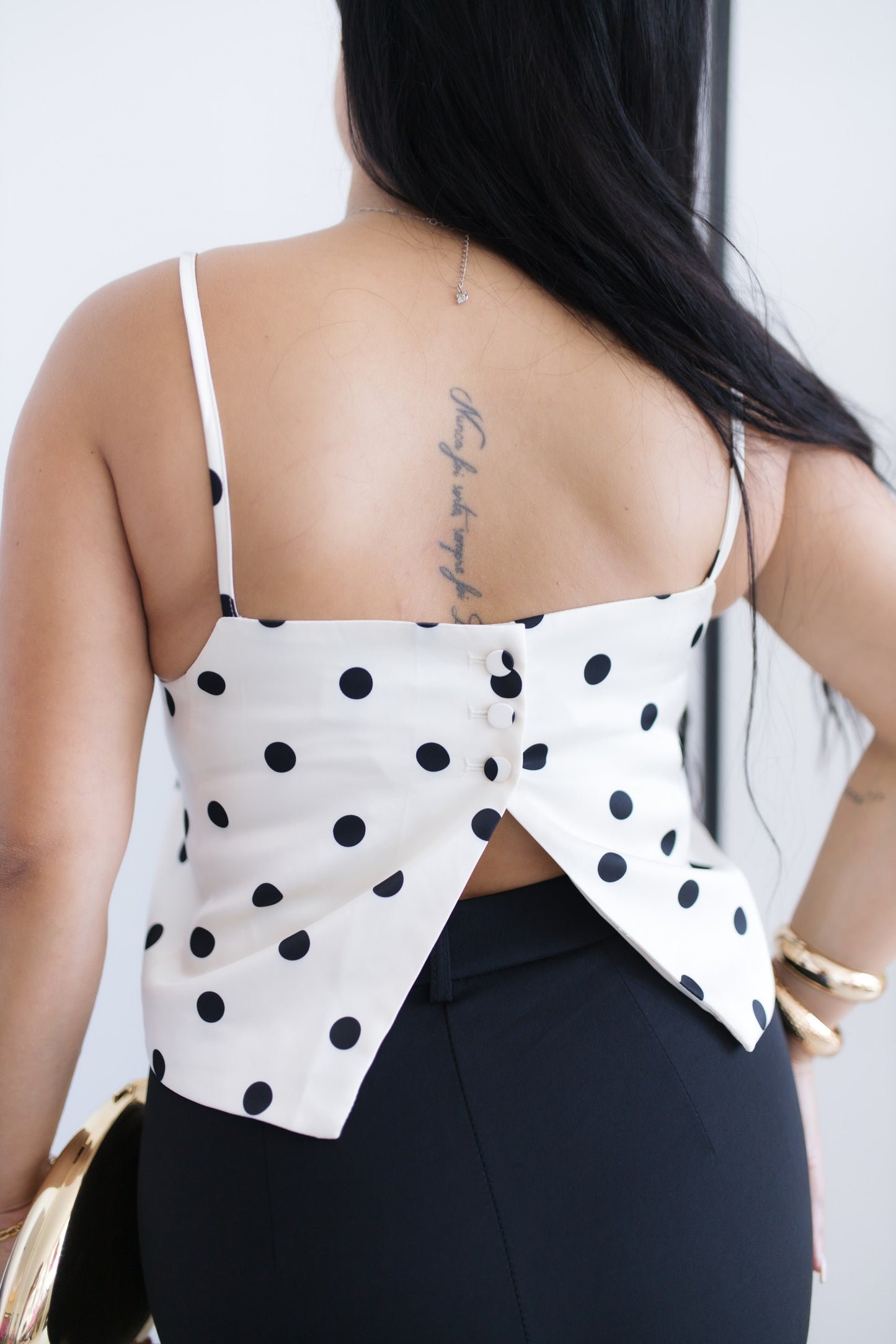 Top elegante as bolinhas