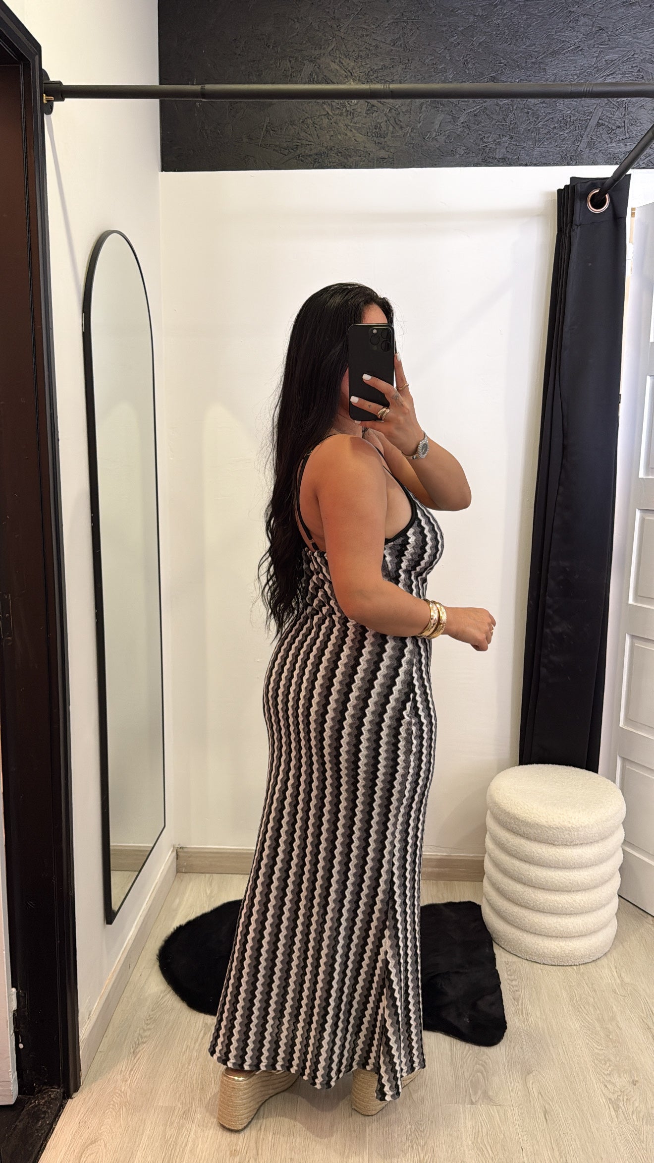 Vestido comprido ondulado - preto