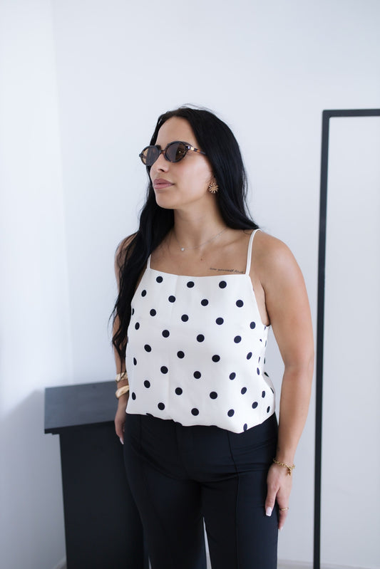 Top elegante as bolinhas