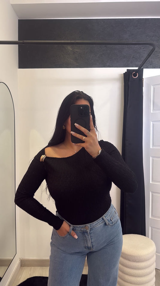 Body preto com detalhe dourado