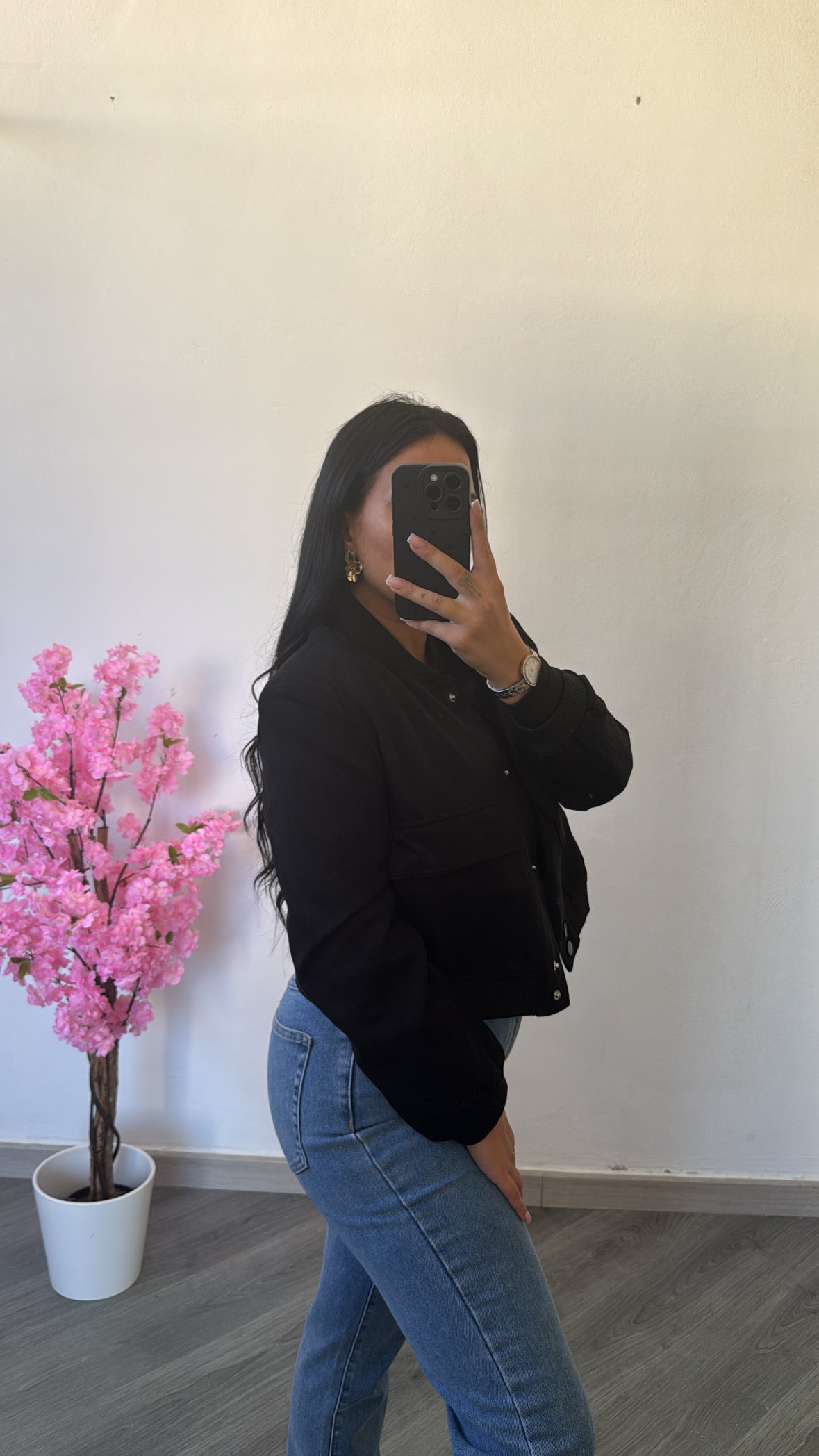 Bomber curto em camurça preto