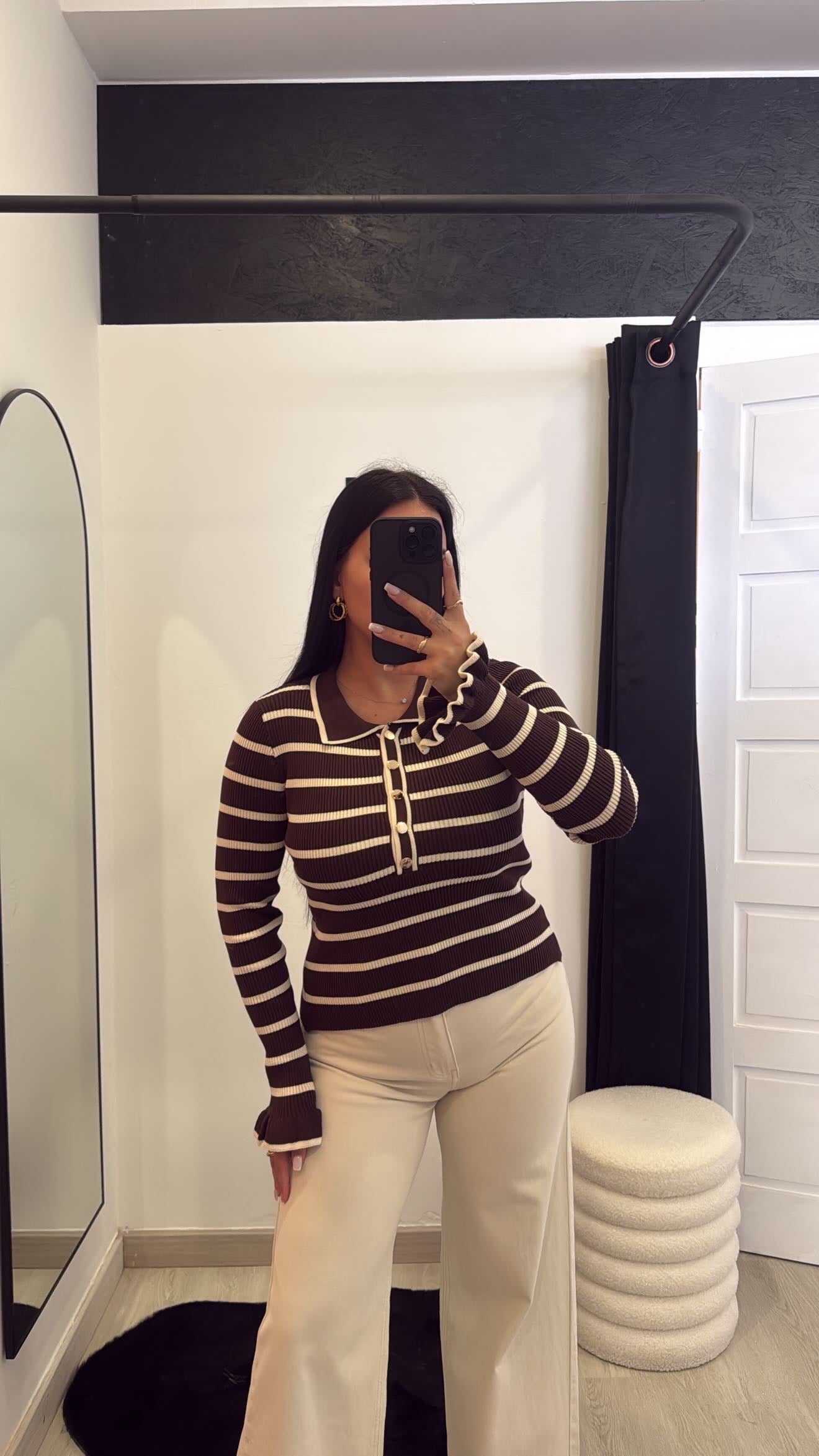 Camisola de malha as riscas com botões