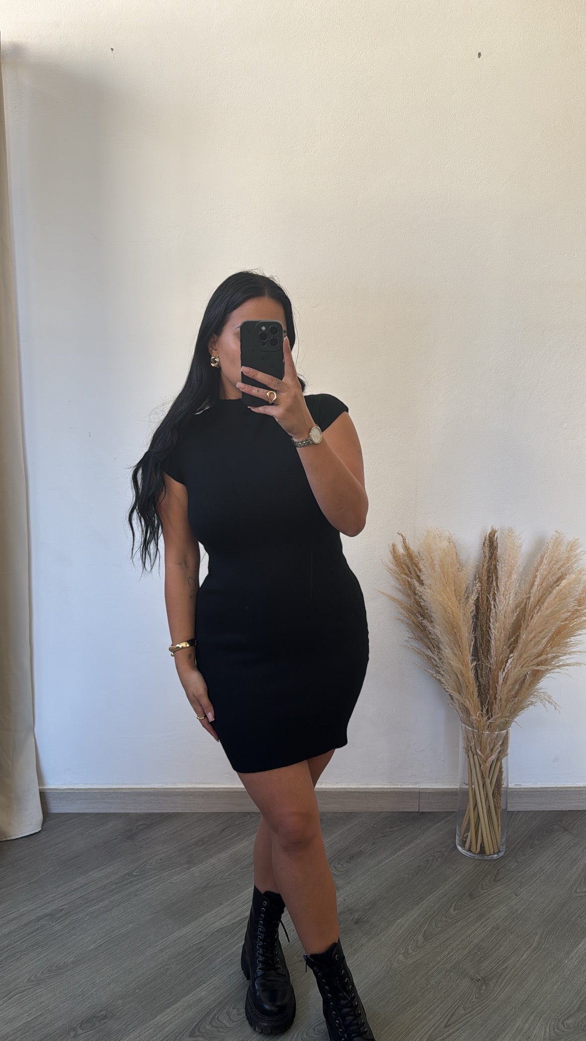 Vestido curto justo - PRETO