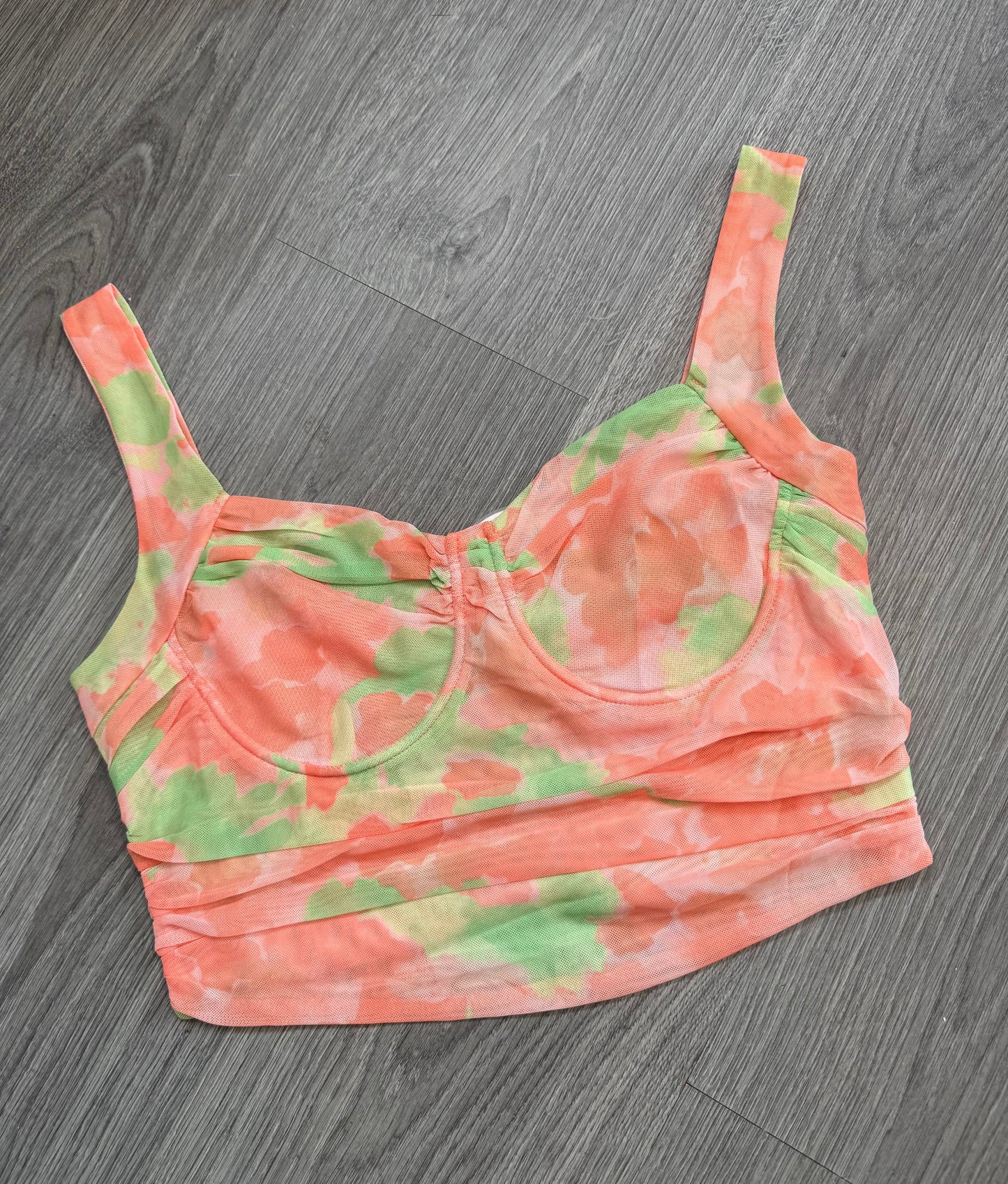 Top em tule colorido